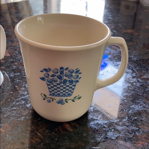 Corelle Kitchen 4 Corelle Blueberry Bouquet 8 Oz Mugs Poshmark